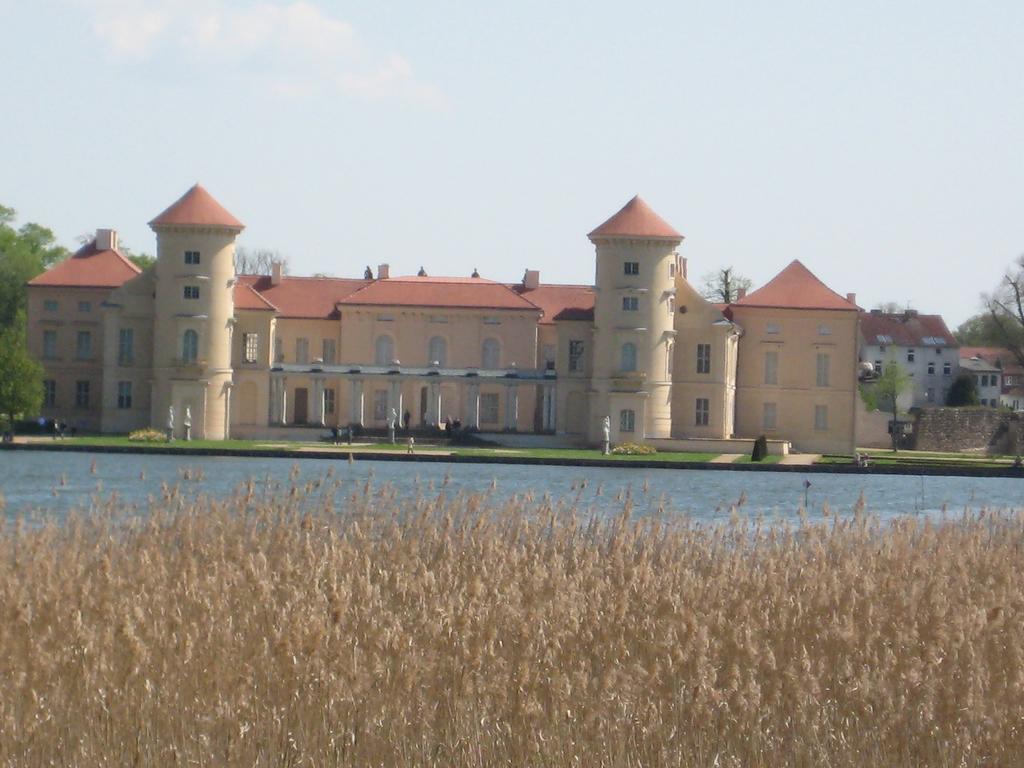 Schloss-Und Seeblick Apartment راينزبرج المظهر الخارجي الصورة